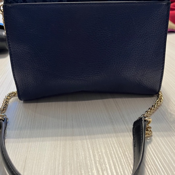 New Vince Camuto Shoulder Bag - Picture 2 of 5
